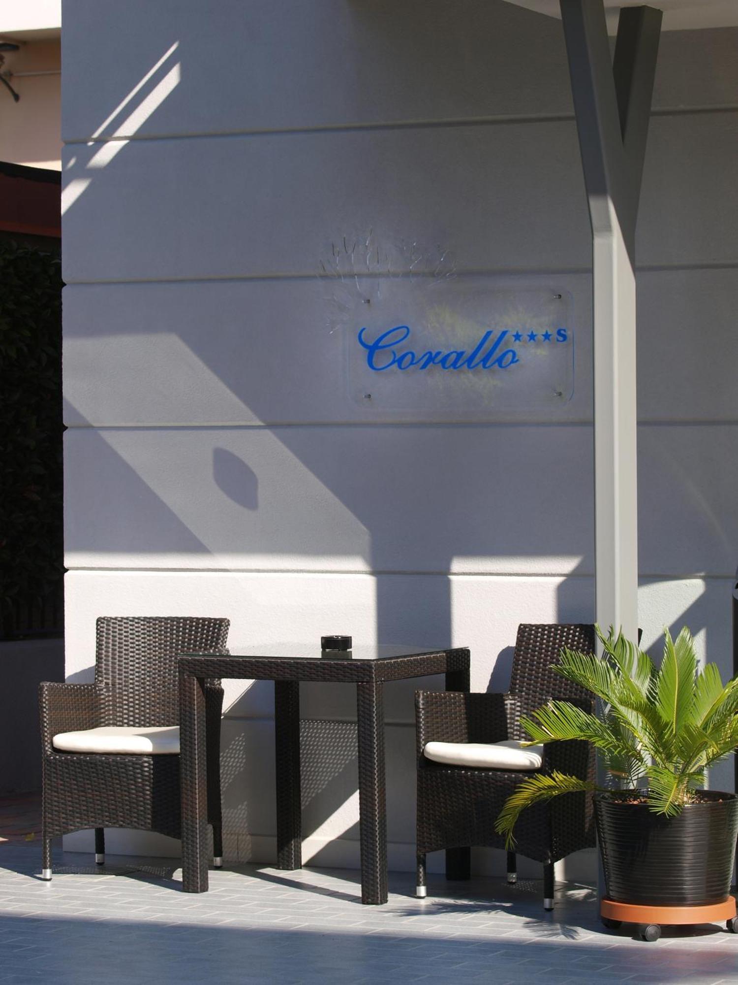 Hotel Garni Corallo Torbole Sul Garda ภายนอก รูปภาพ