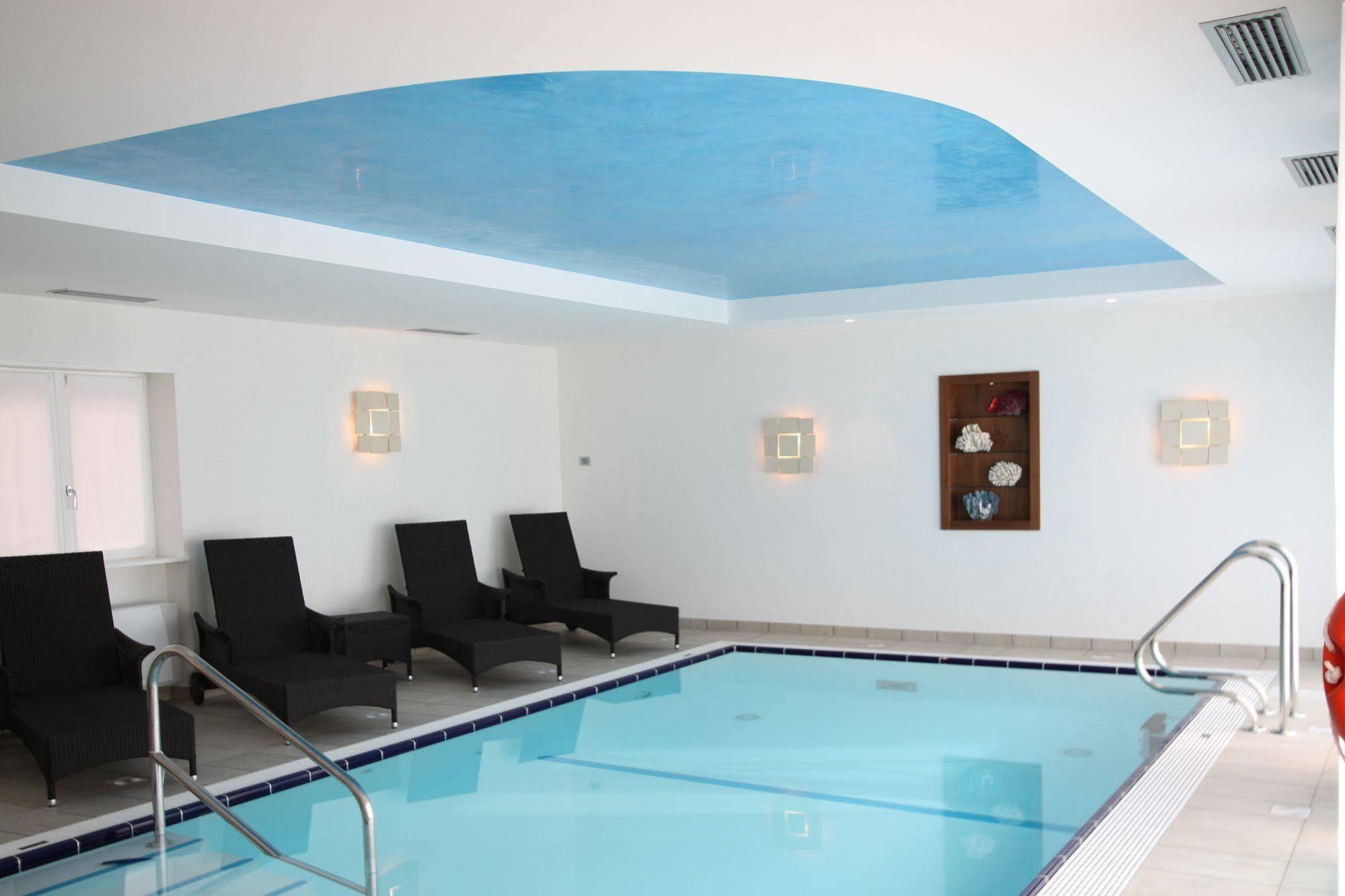 Hotel Garni Corallo Torbole Sul Garda ภายนอก รูปภาพ