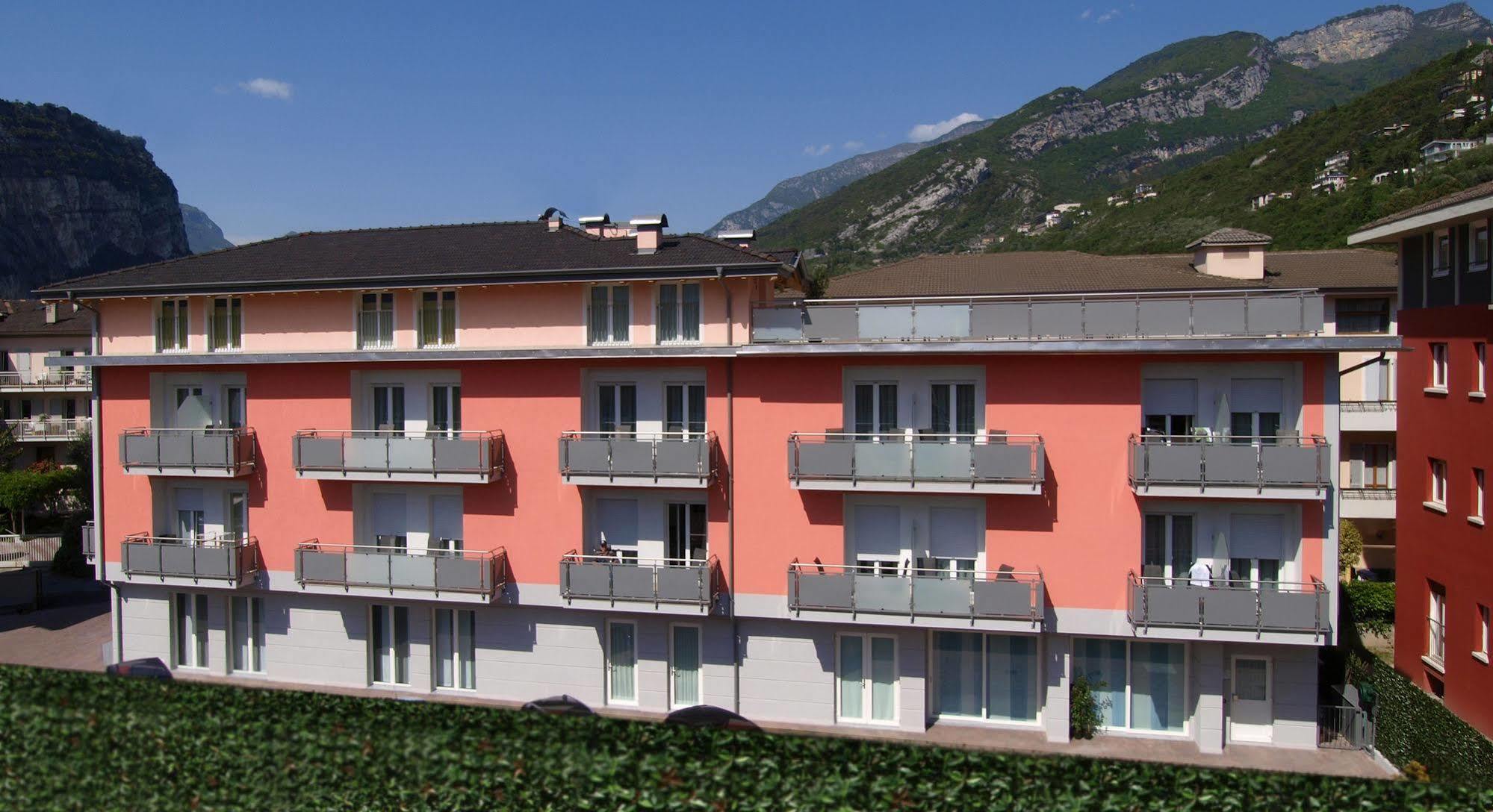 Hotel Garni Corallo Torbole Sul Garda ภายนอก รูปภาพ