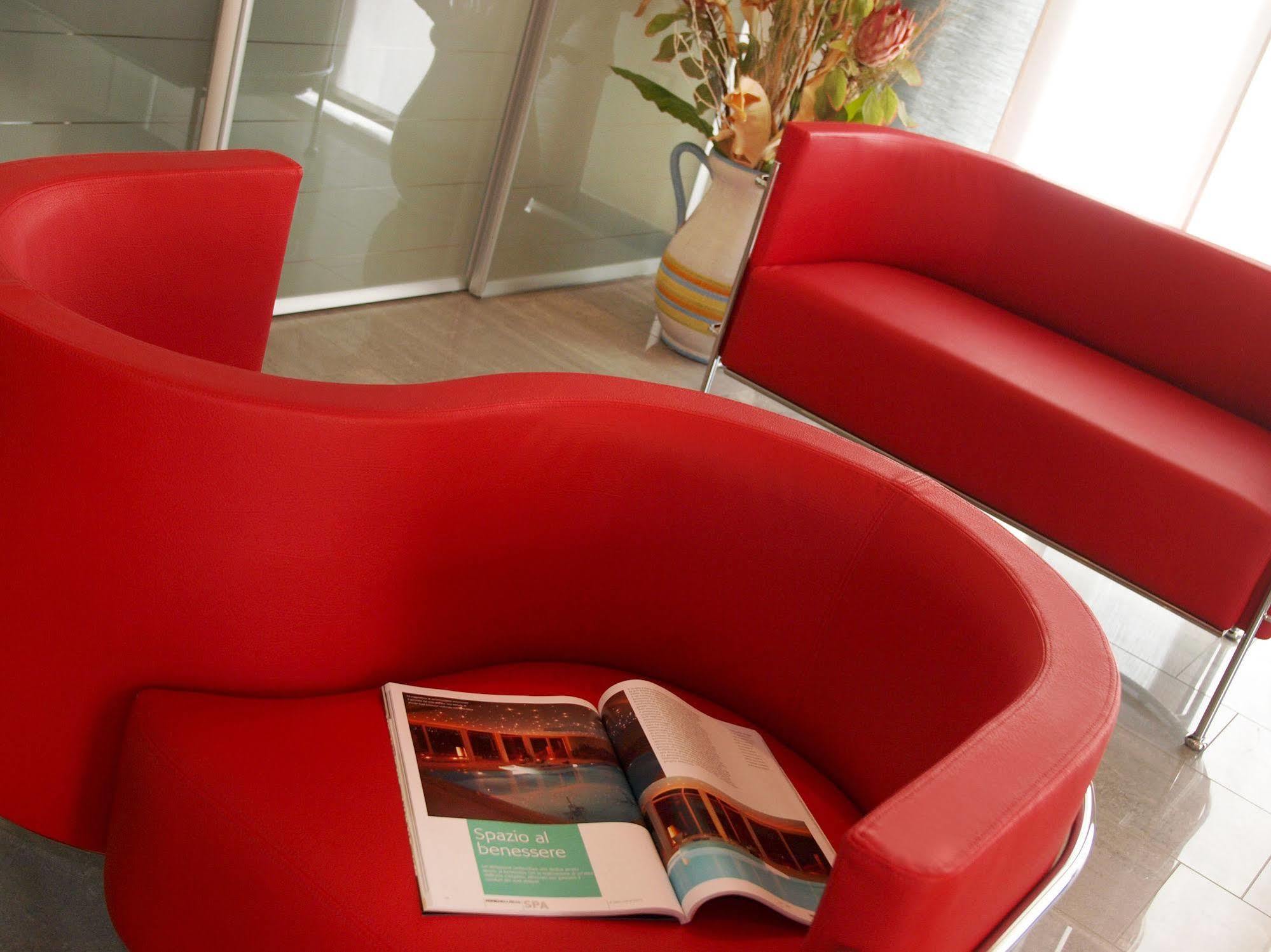 Hotel Garni Corallo Torbole Sul Garda ภายนอก รูปภาพ