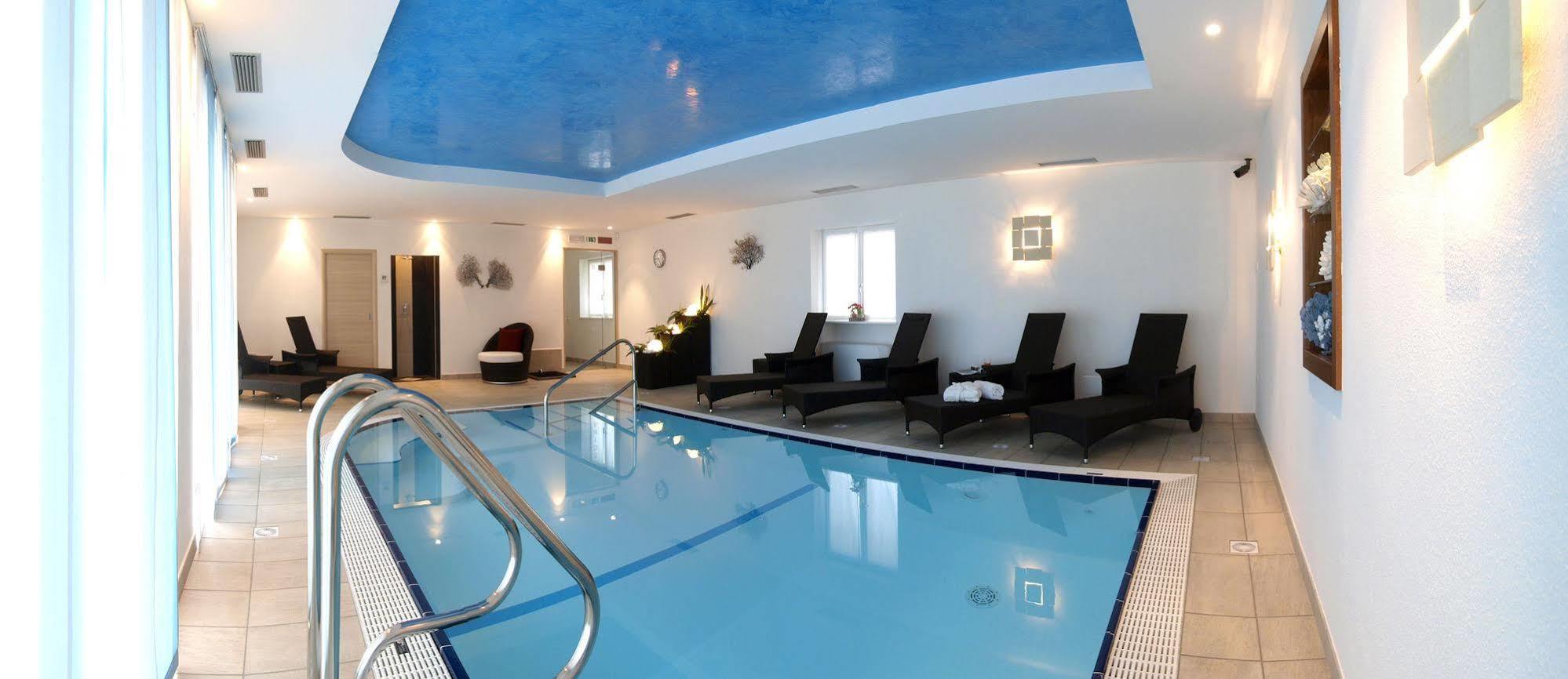 Hotel Garni Corallo Torbole Sul Garda ภายนอก รูปภาพ